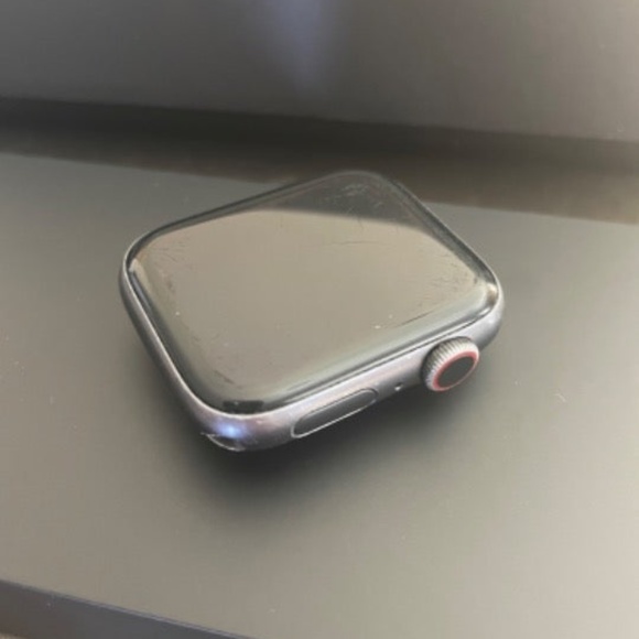 Apple Series 5 Nike Space Gray 44 mm Smart Watch - Picture 1 of 3
